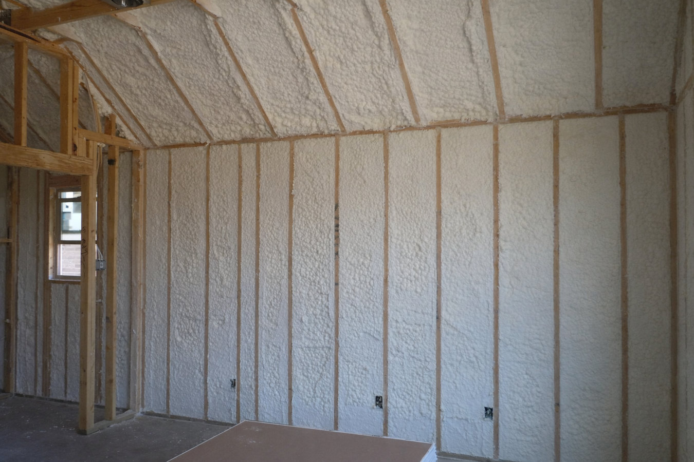 Closed-cell foam insulation